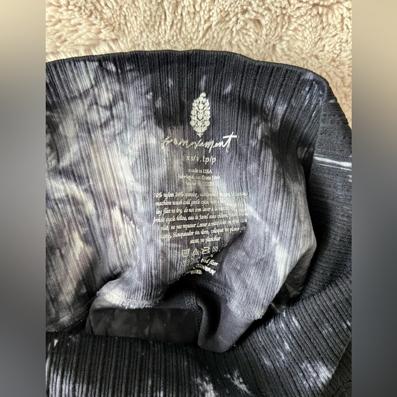 Free People FP Movement Om Shanti Tie Dye Leggings •EUC - Picture 6 of 13